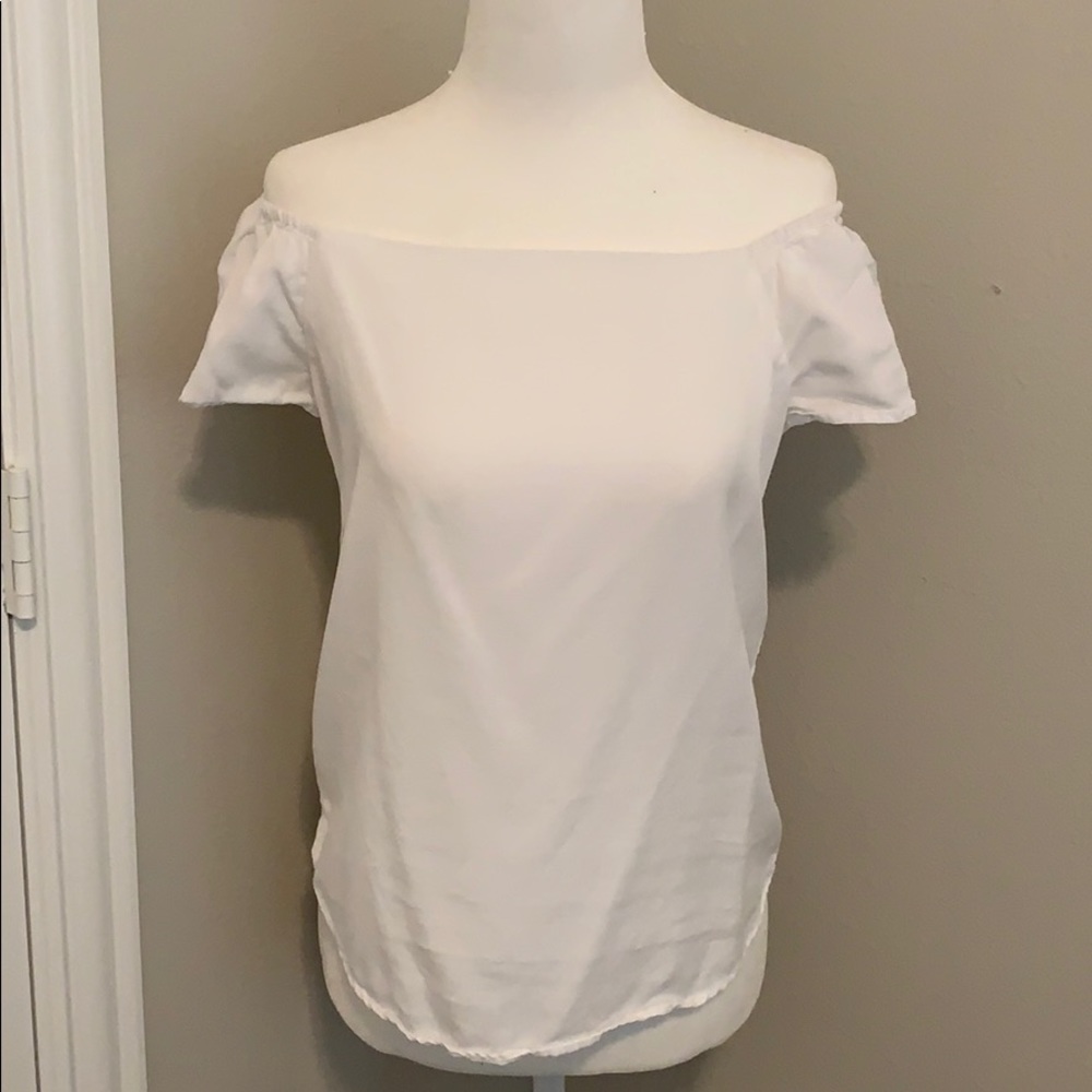 Off the shoulder of top
